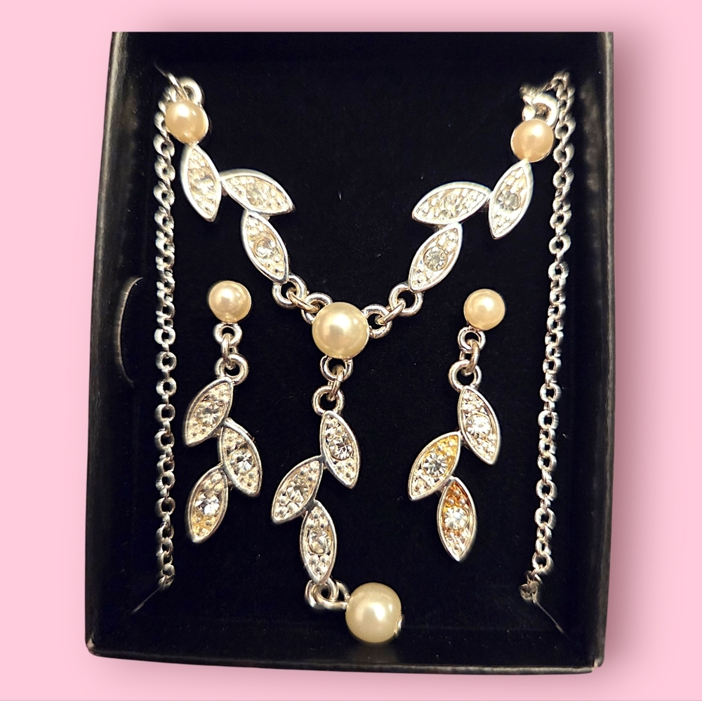 Necklace And Earrings Set